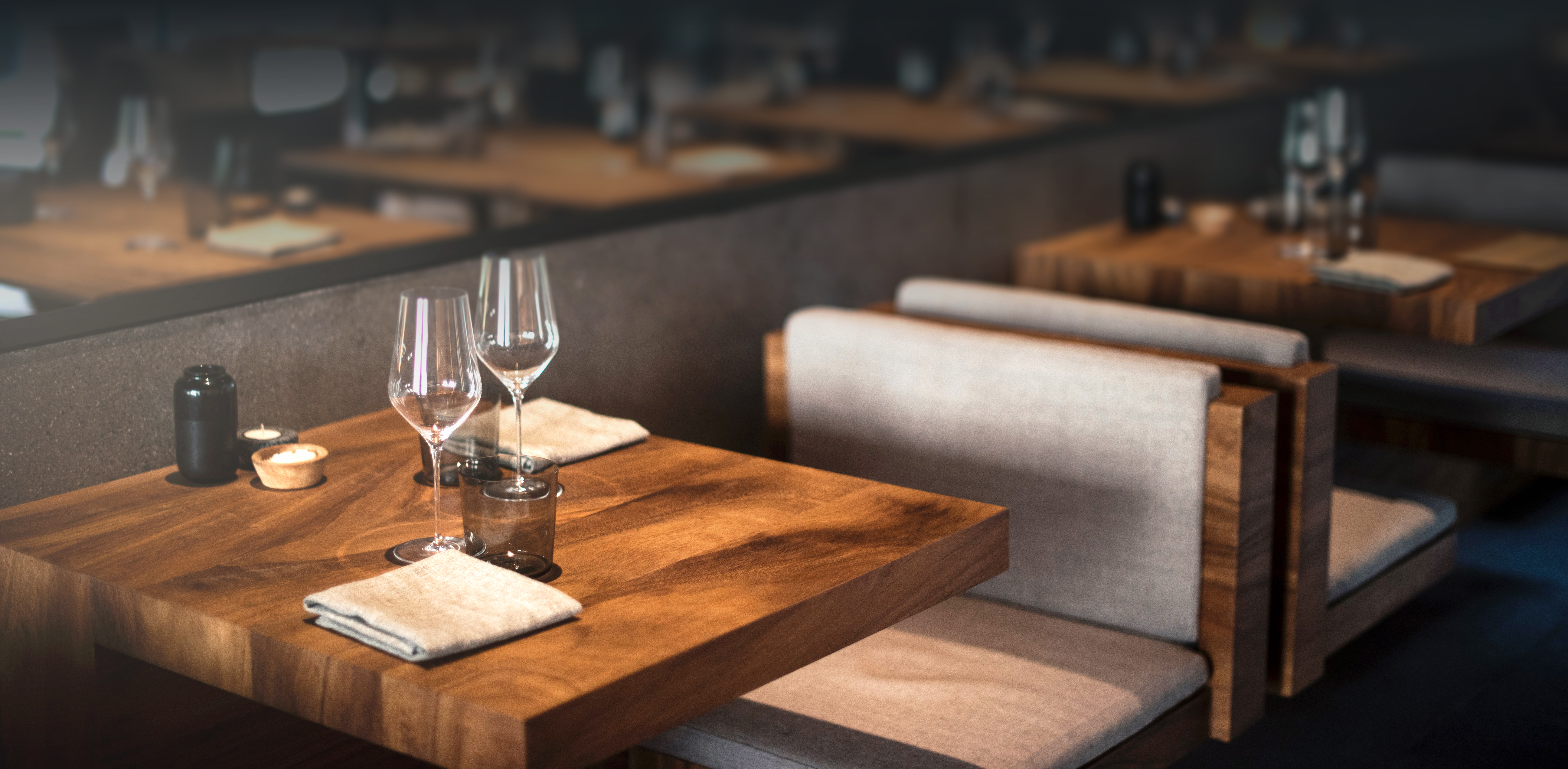 Tables at restaurant. Credit: Carlos Aranda